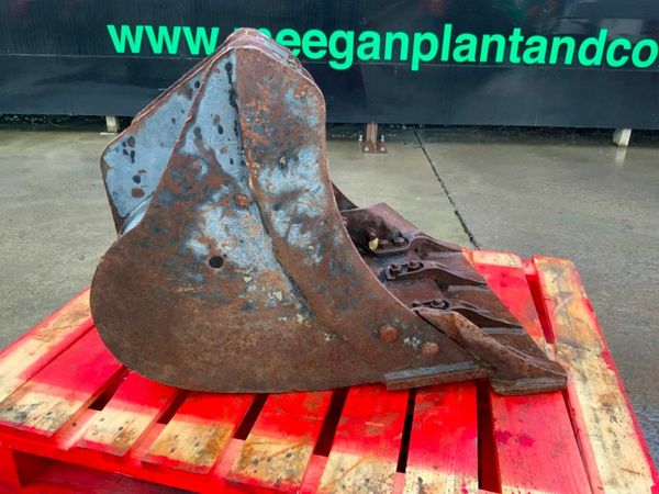 24" DIGGING BUCKET.......45mm PINS........250f. 377228683