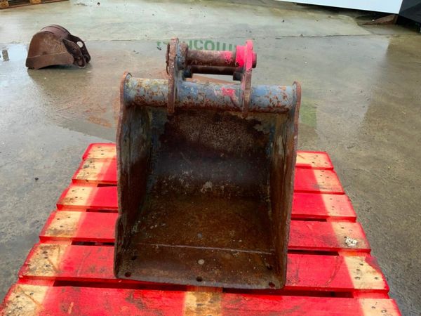 18" STRICKLAND BUCKET.....35mm PINS.........257f. 377228761