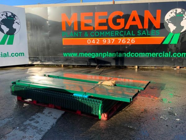 V MESH FENCING PANELS & POSTS..485. 377228768