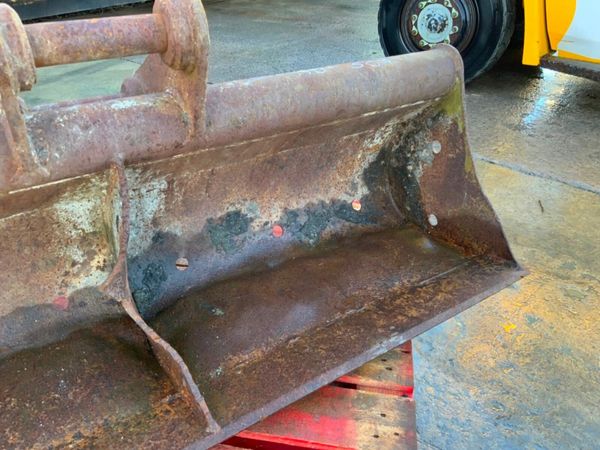 60" GRADING BUCKET.......50mm PINS......676 377228793