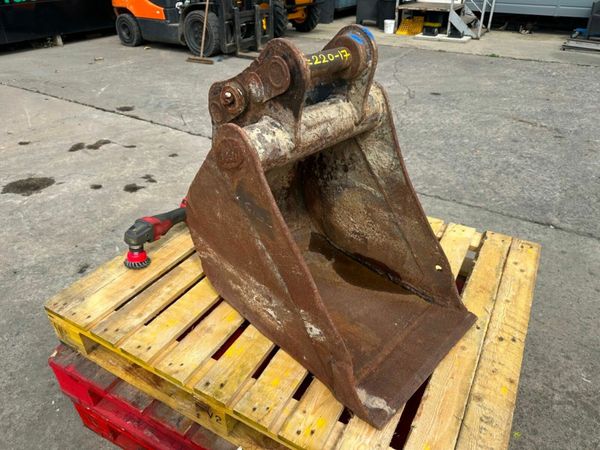 17 inch GUMMY DIGGING BUCKET ...45MM ...# 220-17 377229106