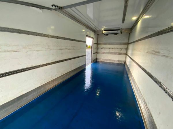 Volvo FL THERMO KING FRIDGE BODY. TAIL LIFT. 377229249