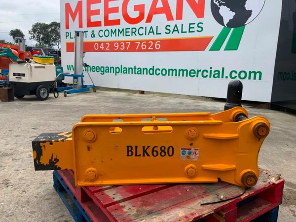 UNUSED BLK680 BREAKER....45mm PINS.......1749. 377229482