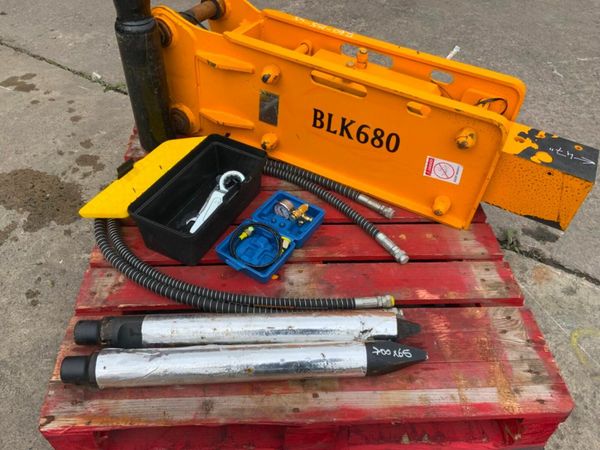 UNUSED BLK680 BREAKER....45mm PINS.......1749. 377229488