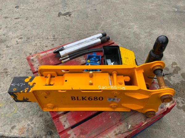 UNUSED BLK680 BREAKER....45mm PINS.......1749. 377229494