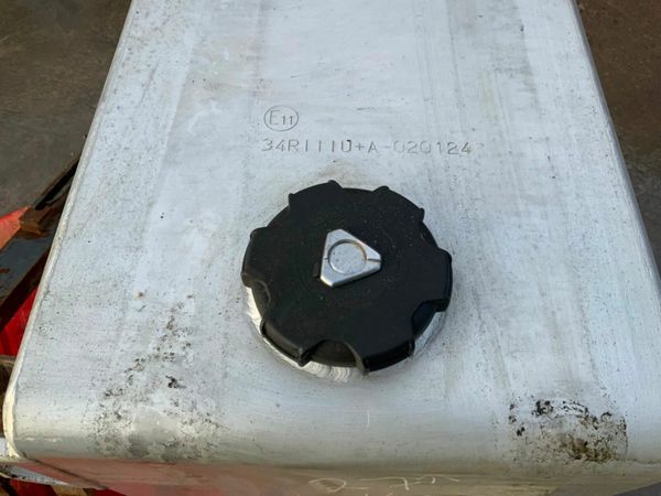 HYDRAULIC TANK. 377229693