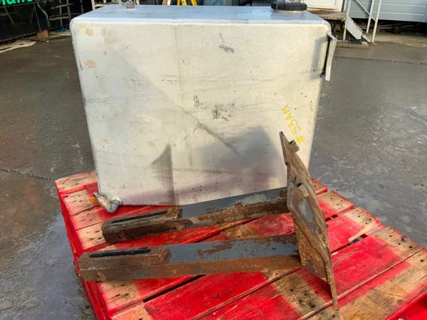 HYDRAULIC TANK. 377229694