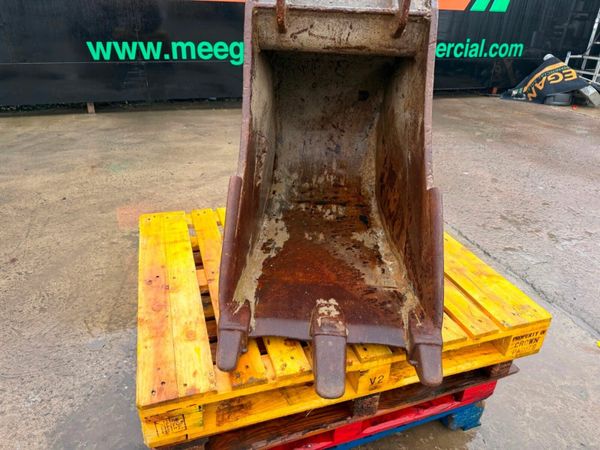 24" DIGGING BUCKET 13 TON ....65MM......716P 377229616