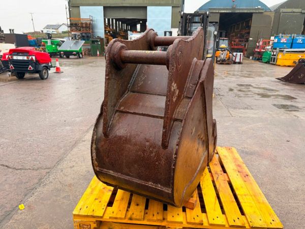 24" DIGGING BUCKET 13 TON ....65MM......716P 377229624