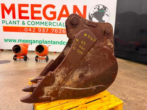 24" DIGGING BUCKET 13 TON ....65MM......716P 377229631