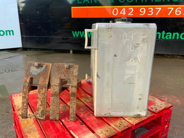 HYDRAULIC TANK. 377229702