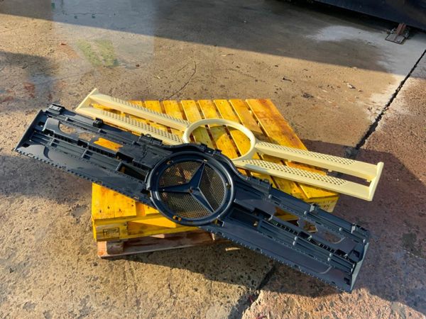 Mercedes-Benz Actros MP4 REPLACEMENT PARTS.GENIUNE 377230182