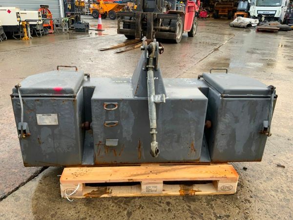 WATKINS 1000kg WEIGHT BLOCK / TOOL BOX...459F 377230422