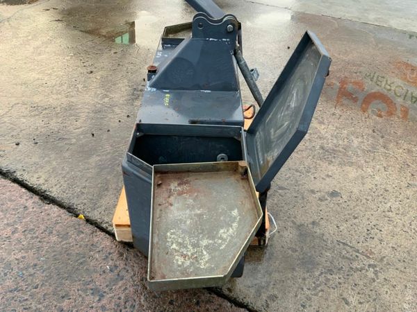 WATKINS 1000kg WEIGHT BLOCK / TOOL BOX...459F 377230437