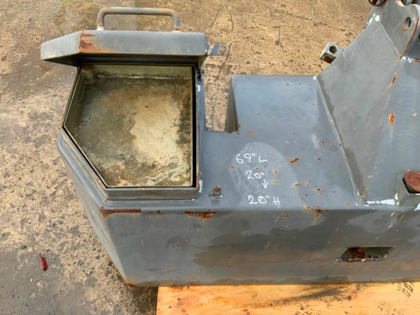 WATKINS 1000kg WEIGHT BLOCK / TOOL BOX...459F 377230438
