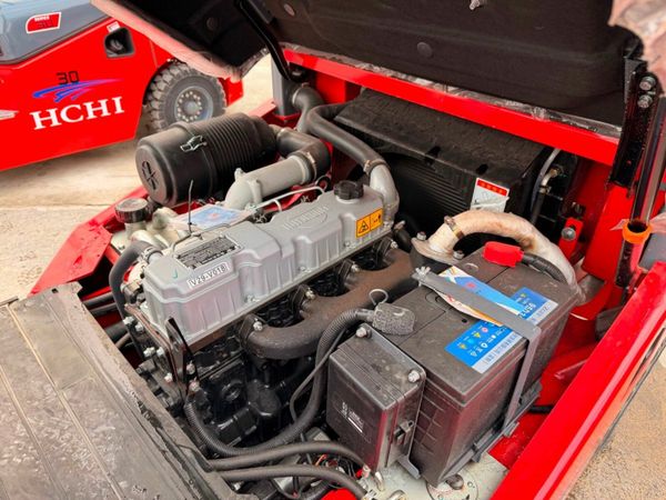 BRAND NEW 3 TON FORKLIFT ....9,750 EUROS 377230512