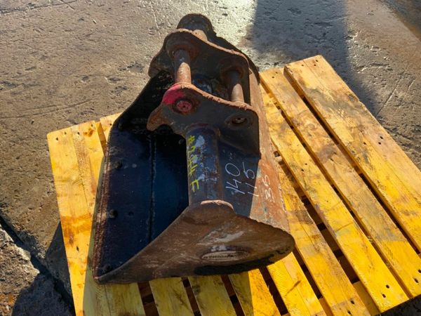 24" STRICKLAND  BUCKET......35mm PINS.........244f 377230622