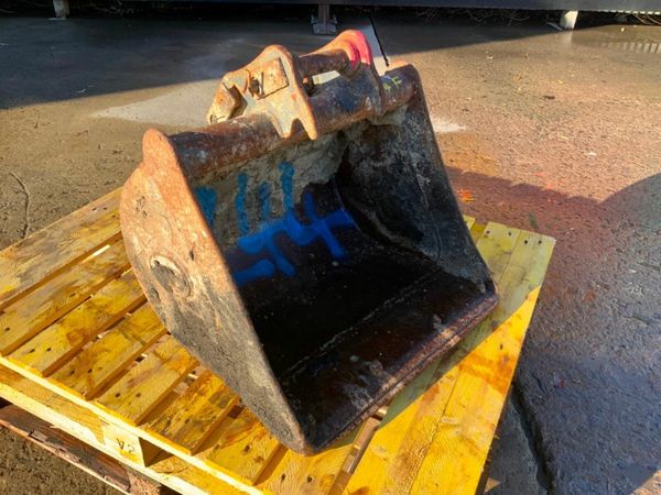 24" STRICKLAND  BUCKET......35mm PINS.........244f 377230626