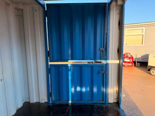 20 x 8 shipping container with.... FULL SIDE OPENI 377230855