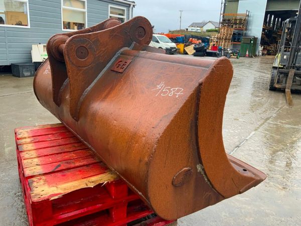 84" STRICKLAND GRADING BUCKET....80mm.....1587. 377230963