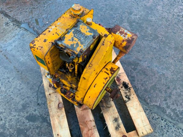 SINGLE CYLINDER LISTER ENGINE.......0066. 377231073