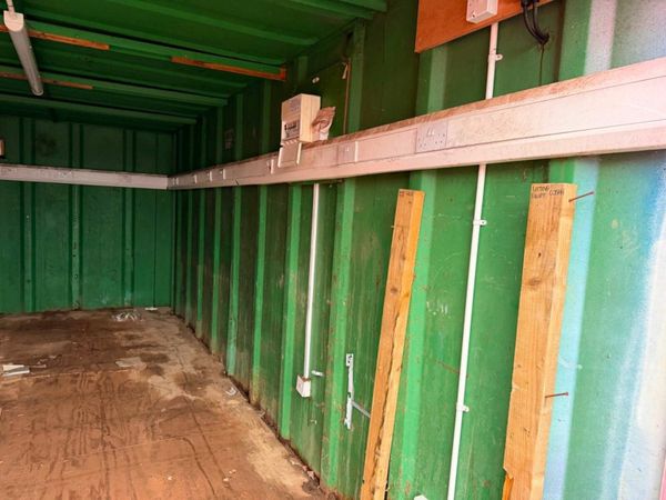 20 X 9 SITE SHIPPING CONTAINER STORAGE...1057 377231140