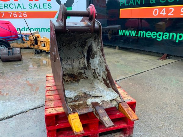 24" GEITH DIGGING BUCKET.......65mm PINS......321f 377231223