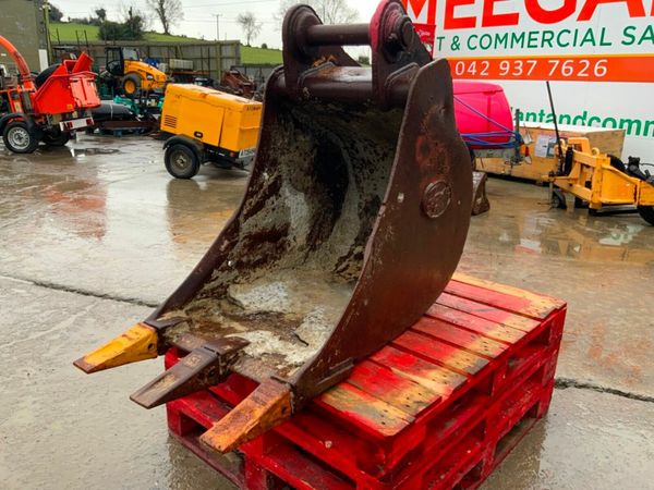24" GEITH DIGGING BUCKET.......65mm PINS......321f 377231225