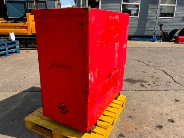 ARMORGARD TOOL CHEST / WORKSHOP VAULT....1374t. 377231384