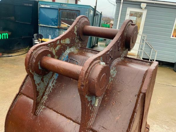 36" DIGGING BUCKET.......80mm PINS........338f. 377231304