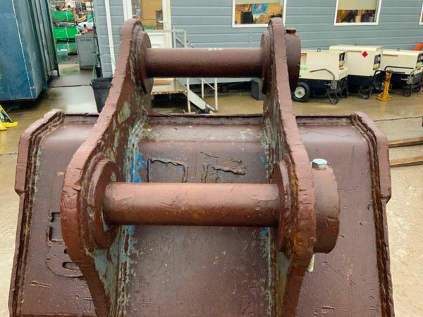 36" DIGGING BUCKET.......80mm PINS........338f. 377231305