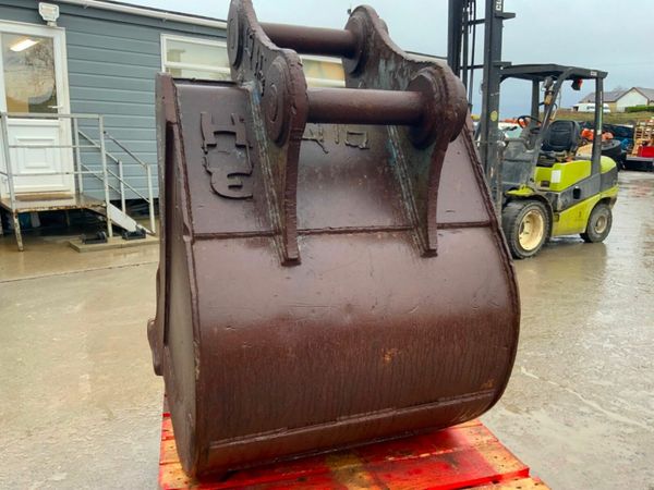 36" DIGGING BUCKET.......80mm PINS........338f. 377231307