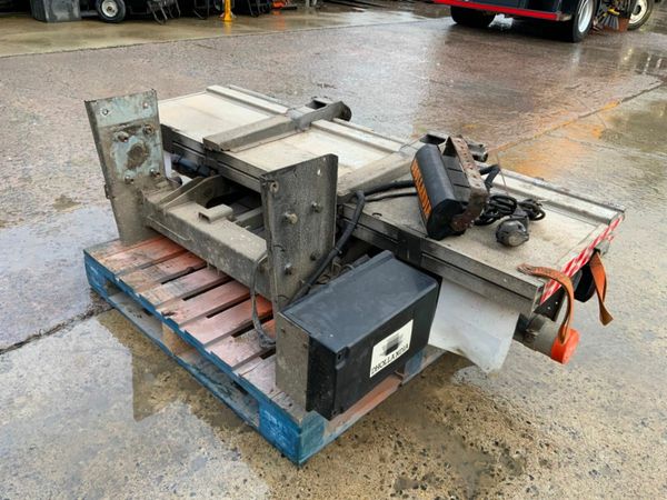 DHOLLANDIA TUCK AWAY TAIL LIFT.....1000kg...2255 377231402