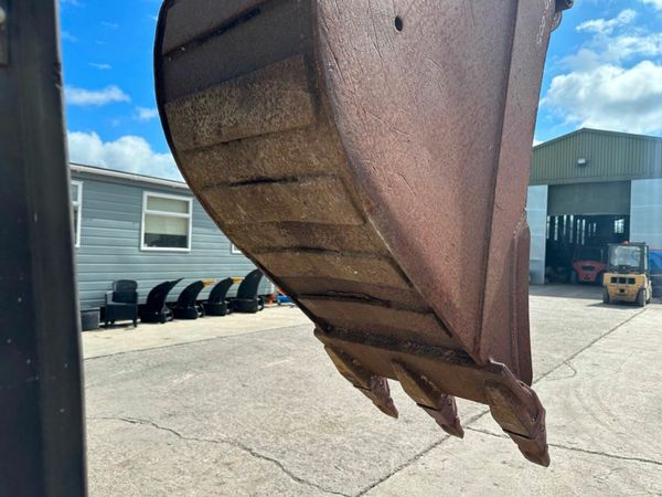 24"... BMC... DIGGING BUCKET ...80MM.... 949 DB 377231858