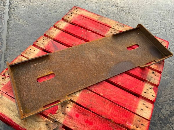 BOBCAT MOUNTING PLATE / INTERFACE BRACKET 377231830