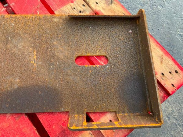 BOBCAT MOUNTING PLATE / INTERFACE BRACKET 377231832