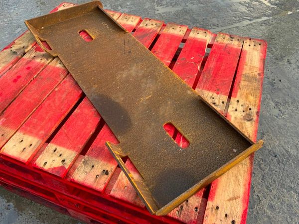 BOBCAT MOUNTING PLATE / INTERFACE BRACKET 377231834