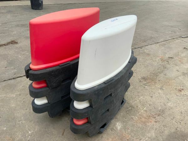 WEIGHTED  PEDESTRIAN SAFETY BARRIERS.. 377231970