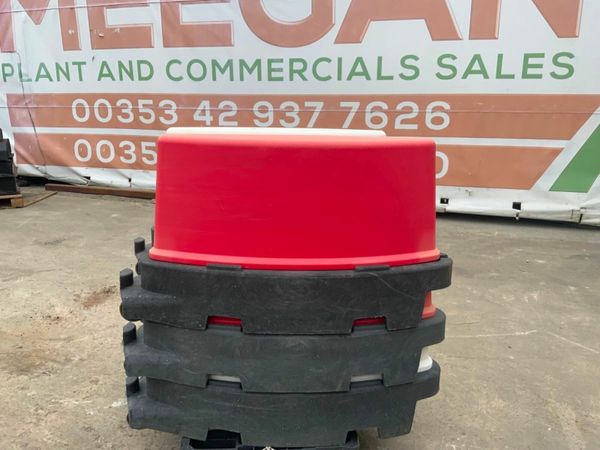 WEIGHTED  PEDESTRIAN SAFETY BARRIERS.. 377231972