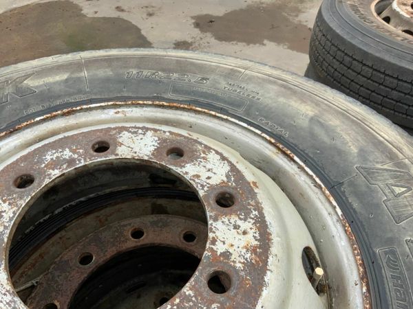 PART WORN TRUCK TYRES / RIMS..........22.5. 377231987