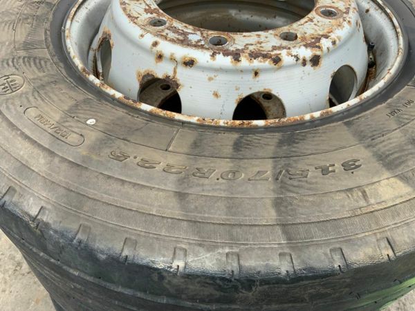 PART WORN TRUCK TYRES / RIMS..........22.5. 377231988