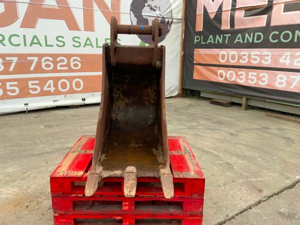 24" TUSKER DIGGING BUCKET.....80mm PINS.....29wa 377231995