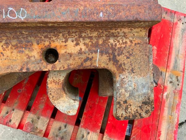 HYDRAULIC Quick hitch ....100mm PINS......161wa. 377232091