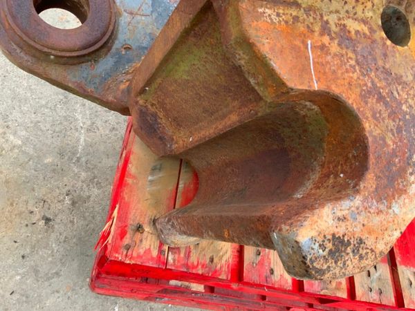 HYDRAULIC Quick hitch ....100mm PINS......161wa. 377232092