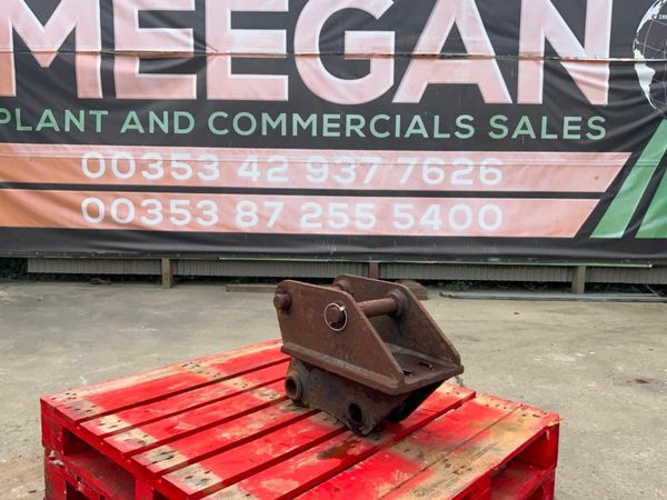 45mm x 50mm QUICK HITCH BUCKET ADAPTOR...260. 377232005