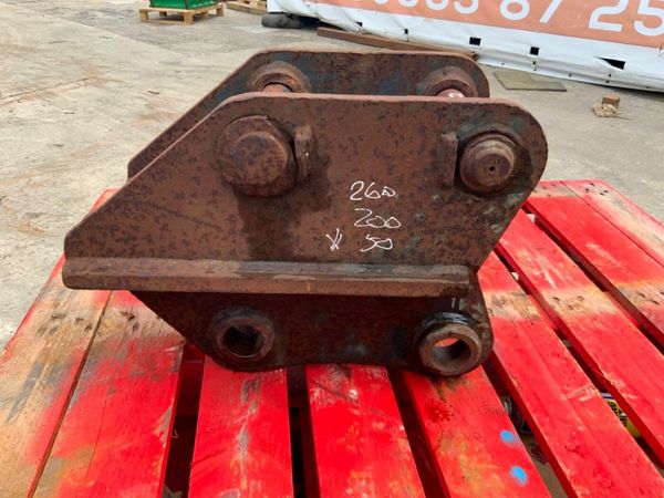 45mm x 50mm QUICK HITCH BUCKET ADAPTOR...260. 377232006