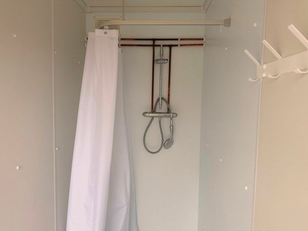 2023 THURSTON SITE SHOWER BLOCKS ....1087 377232160