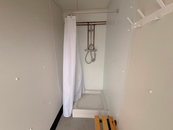 2023 THURSTON SITE SHOWER BLOCKS ....1087 377232162