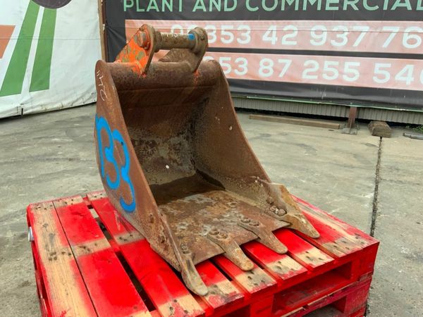 24" DIGGING BUCKET......60mm PINS.......133wa. 377232172