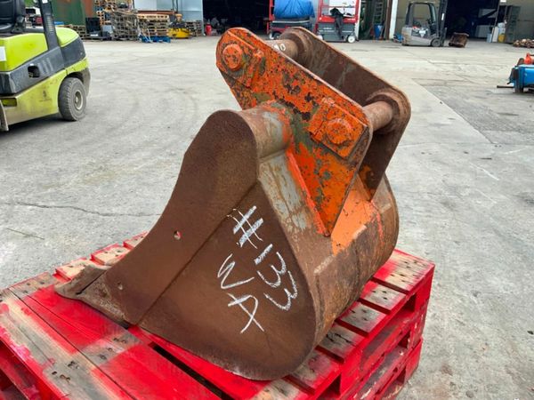 24" DIGGING BUCKET......60mm PINS.......133wa. 377232176